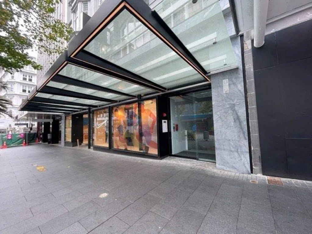 Auckland Central Exceptional Queen Street Frontage