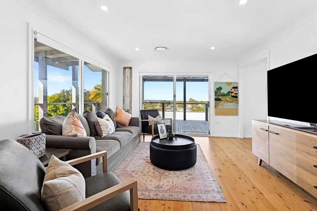 Wilberforce 4 Bedroom Refined Living with Picture-Perfect Views