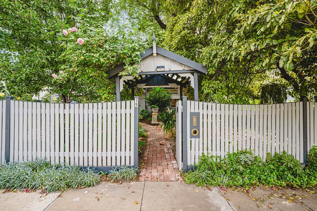 Mildura 4 Bedroom Character charm meets comfortable living