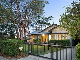 138 King Arthur Terrace, Tennyson