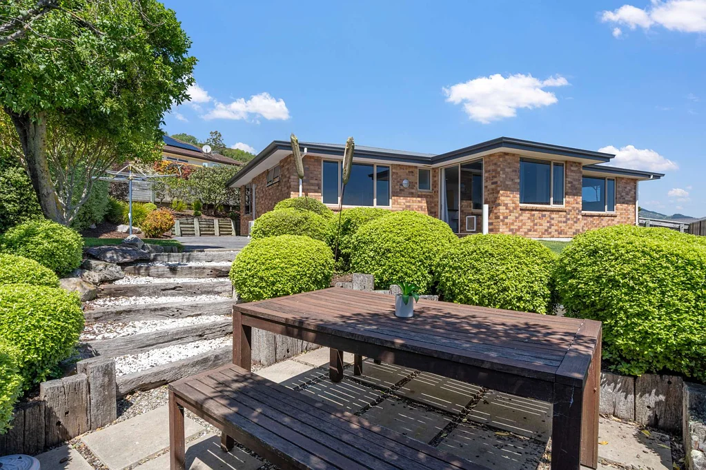 Stoke 3બેડરૂમ Sunny & Perfectly Positioned!