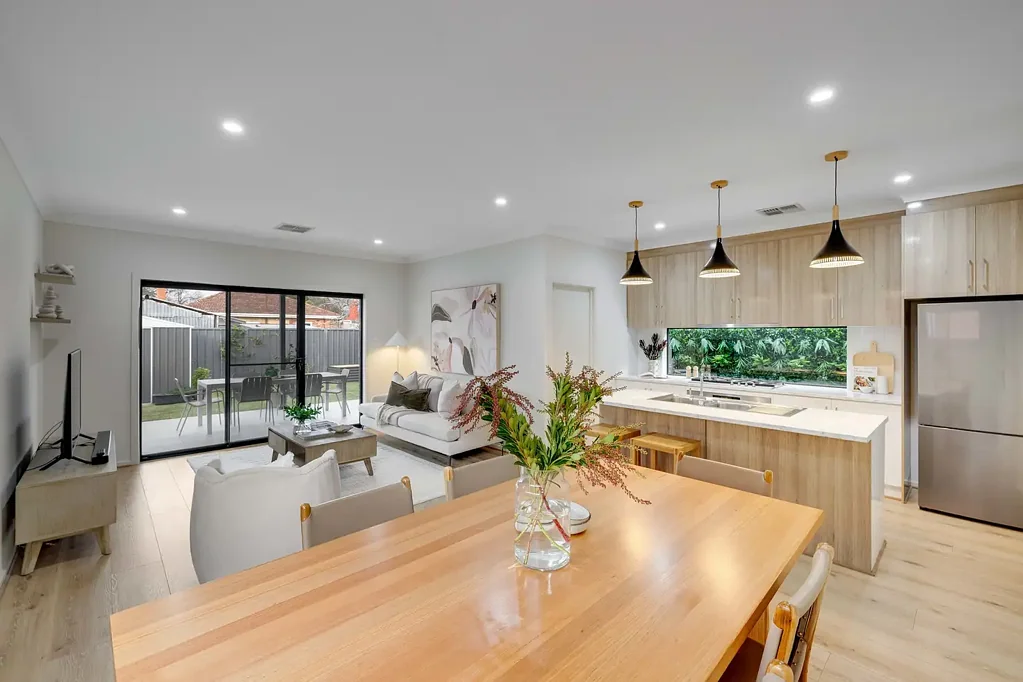 Plympton Park 3Habitaciones Contemporary Comfort with Effortless Indoor Outdoor Living