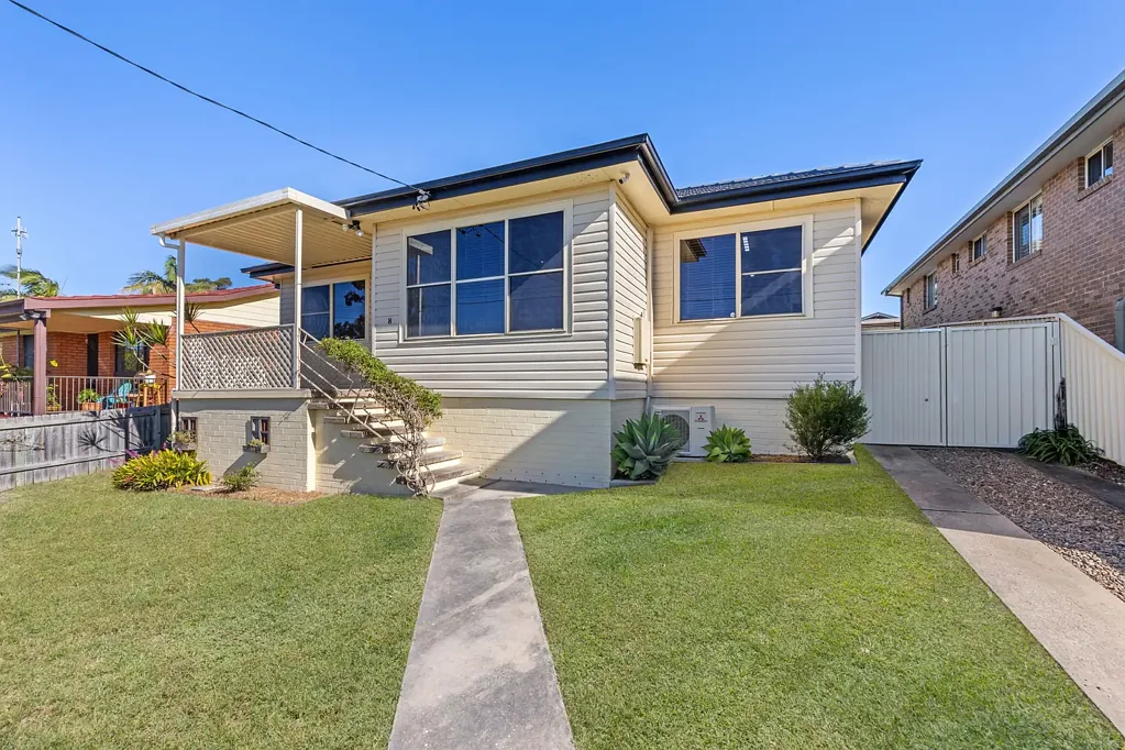 8 Woolana Avenue, Budgewoi, NSW 2262