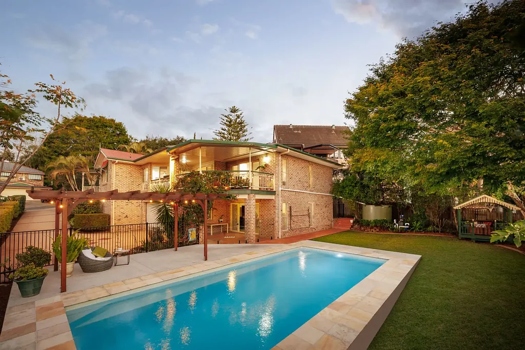 3 Preston Place, Brookfield, QLD 4069