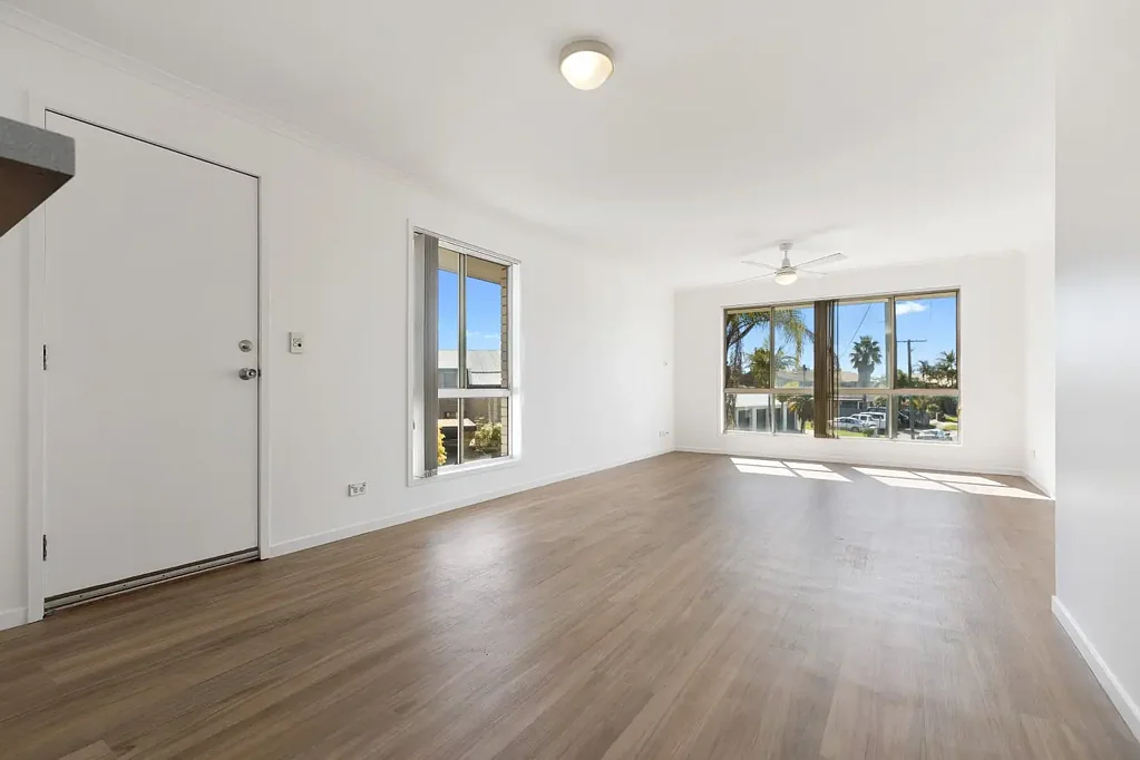 Position, Privacy & Lifestyle!