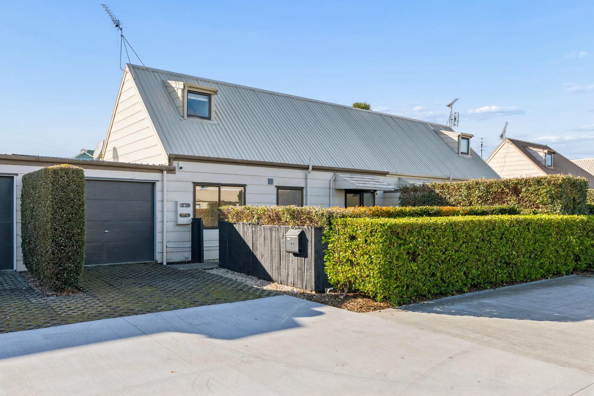 Takanini 3Zimmer VENDORS SAY SELL! Gated 3-Bdrm Opportunity