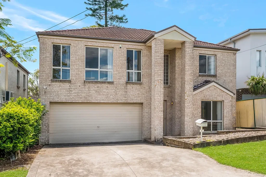 17 Thomas Avenue, Lurnea, NSW 2170