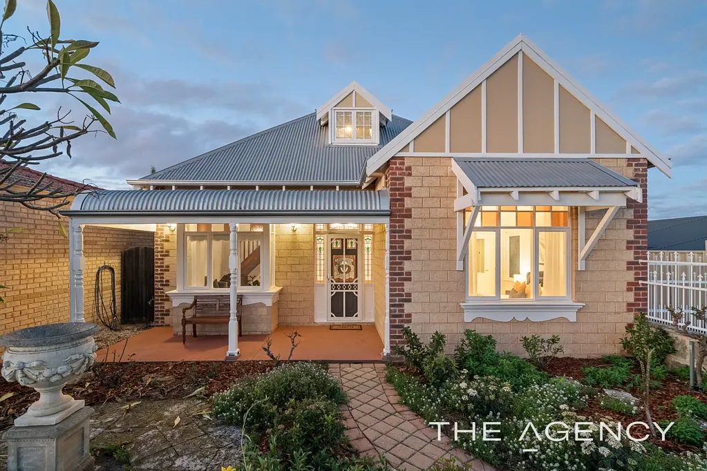 Rivervale 4房  Timeless Character Meets Resort-Style Living!