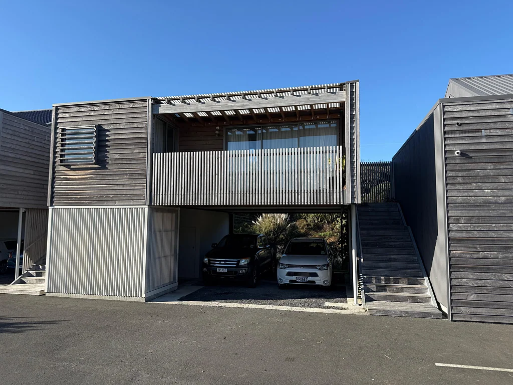 248 Wainui Road (Unit 2)