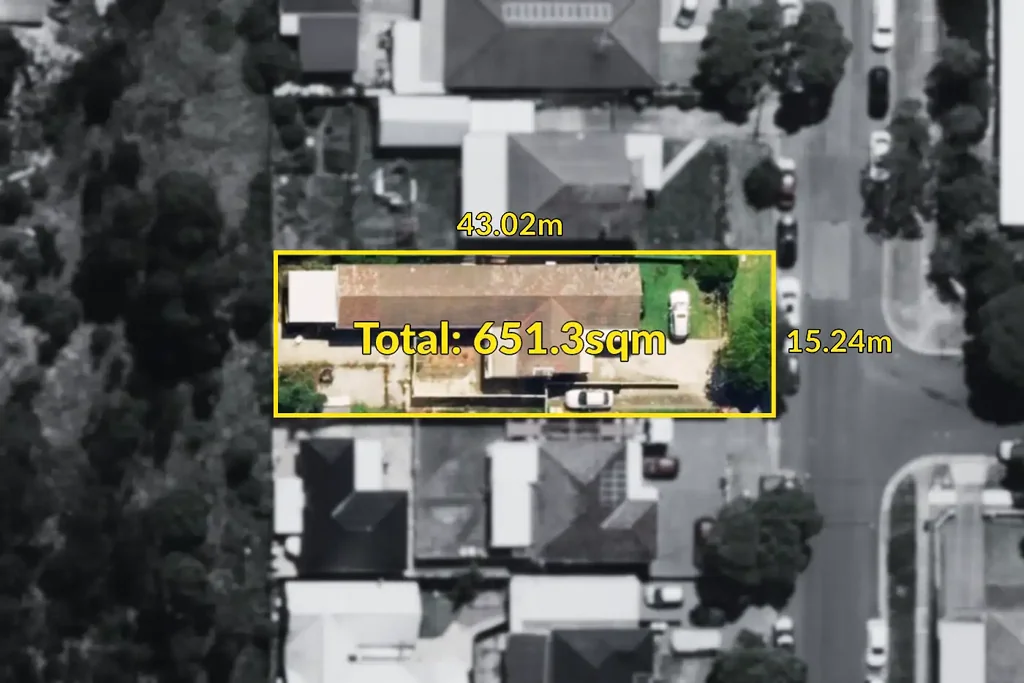 Bankstown 4房 宽敞690平地块 15米宽前沿 稳定租金回报 潜在双拼开发 高增长区域 便捷交通网络 Prime Duplex Site with Immediate Income & Outstanding Future Potential