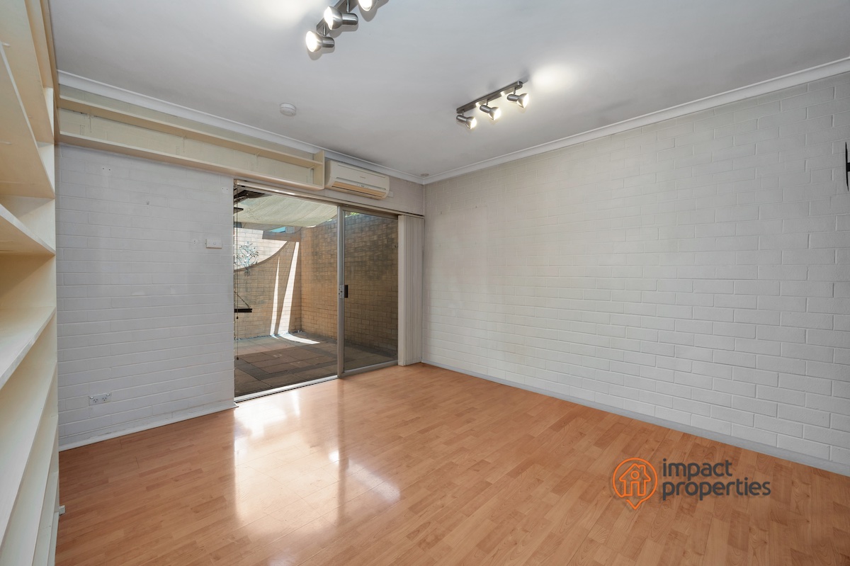 UNIT 3 13-15 GILMORE PL, QUEANBEYAN WEST NSW 2620, 0 Schlafzimmer, 0 Badezimmer, Unit