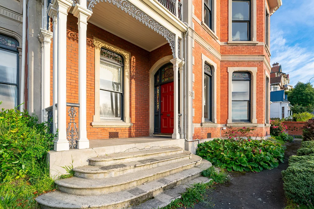 Spacious One-Bedroom Living Close to the Octagon