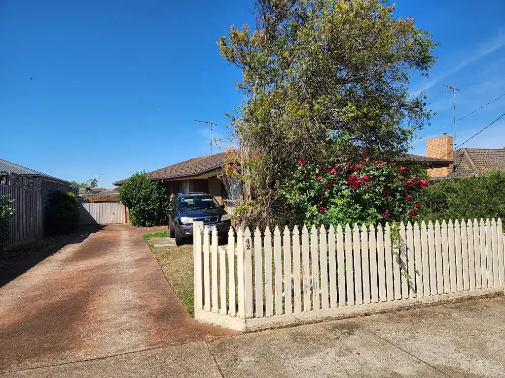 Central 4 bedroom Home on Huge Block