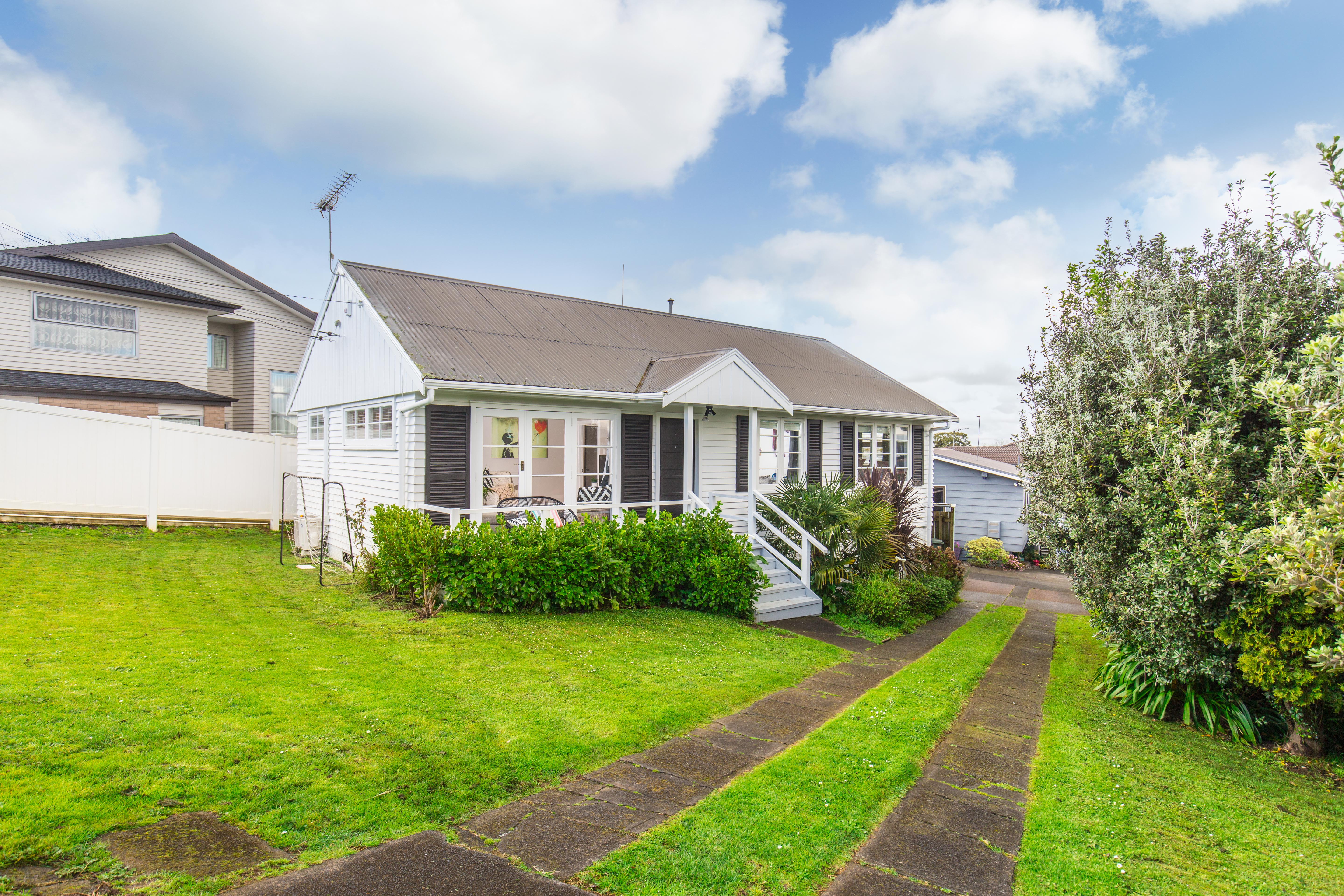 19 Mount Taylor Drive, Glendowie, Auckland, 3 Bedrooms, 1 Bathrooms, House