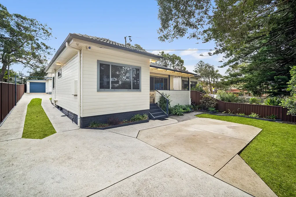 273 Taren Point Road, Caringbah, NSW 2229