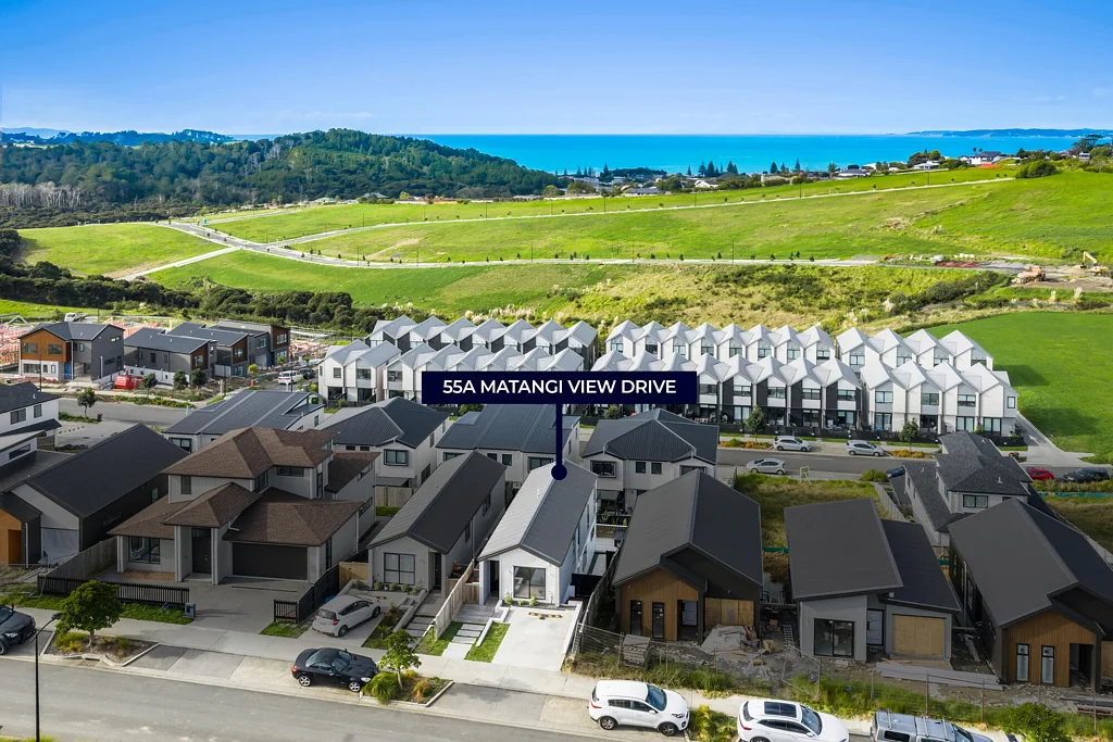 Orewa 3कमरा Like New With A Sea View