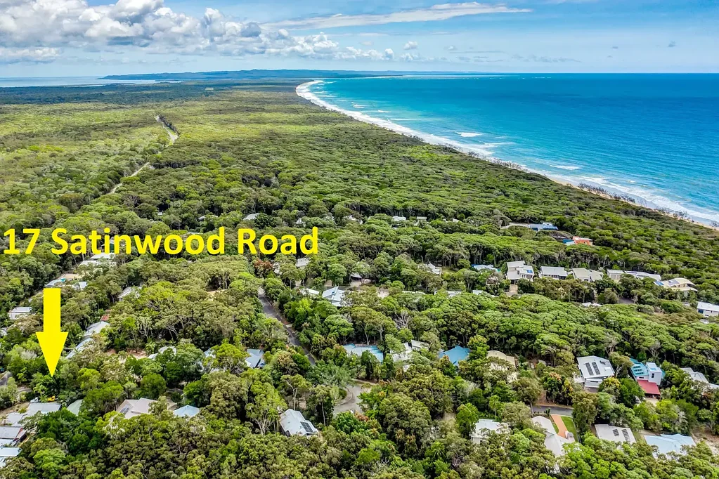 Rainbow Beach Large block by the beach