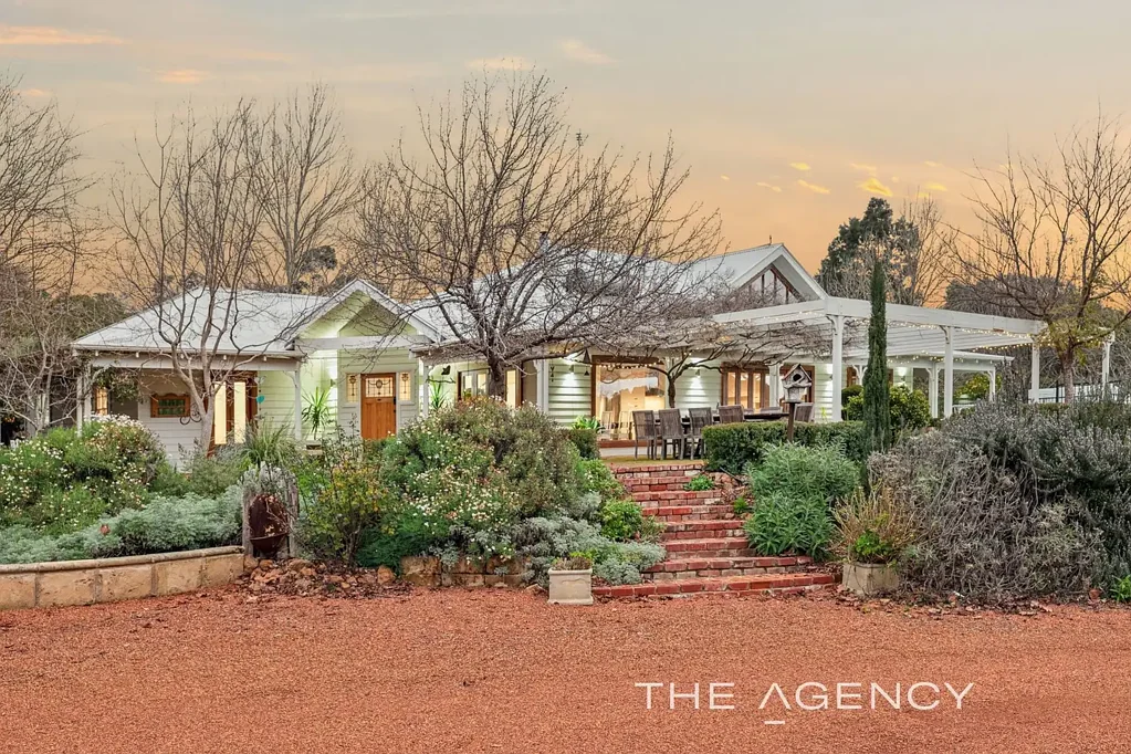 Chidlow 4 Bedroom 'Serendipity Farm" - Stunning 14 Acre Rural Property In A Class Of Its Own