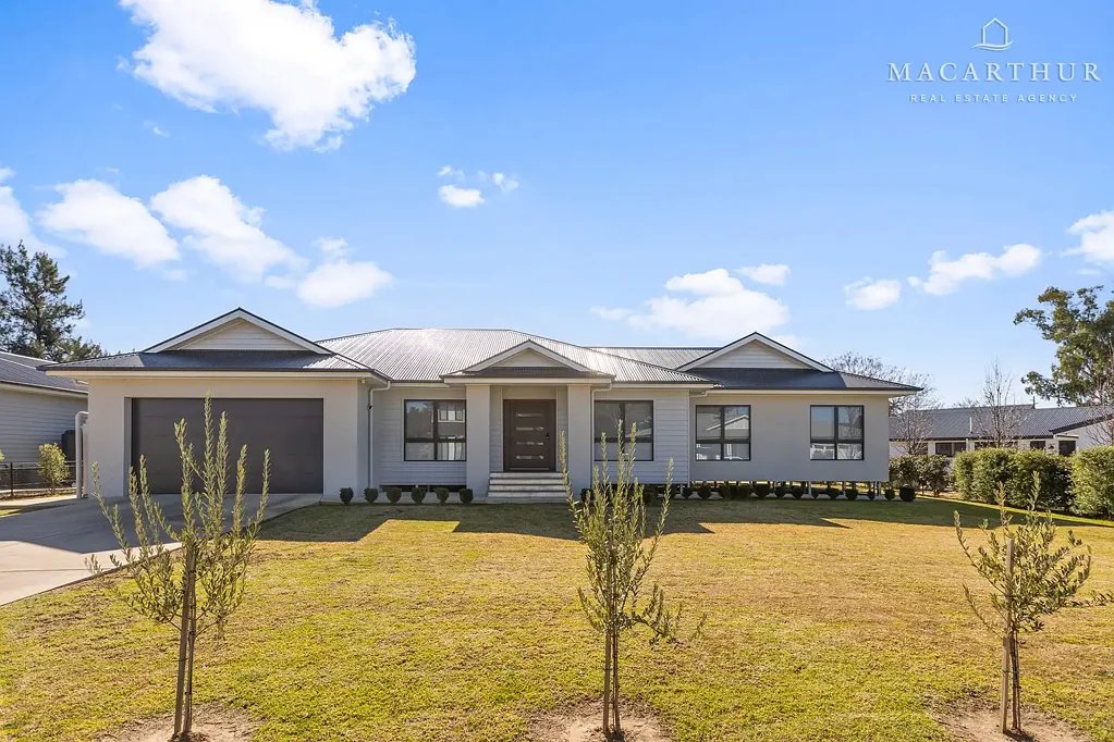 Springvale 4房  Family Living on a Grand Scale in Peaceful Springvale