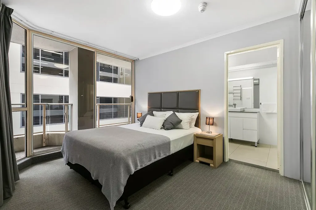 SPACIOUS ONE BEDROOM | Furnished