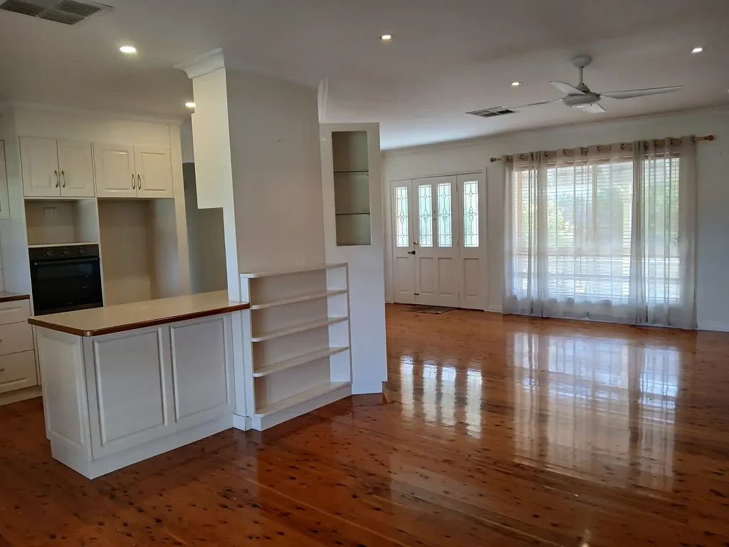 Elegant Family Living in a Sought-After Thurgoona Location