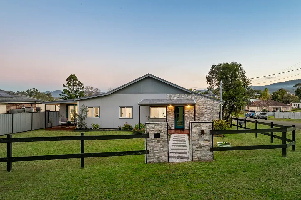 9 Wollombi Road, Millfield, NSW 2325