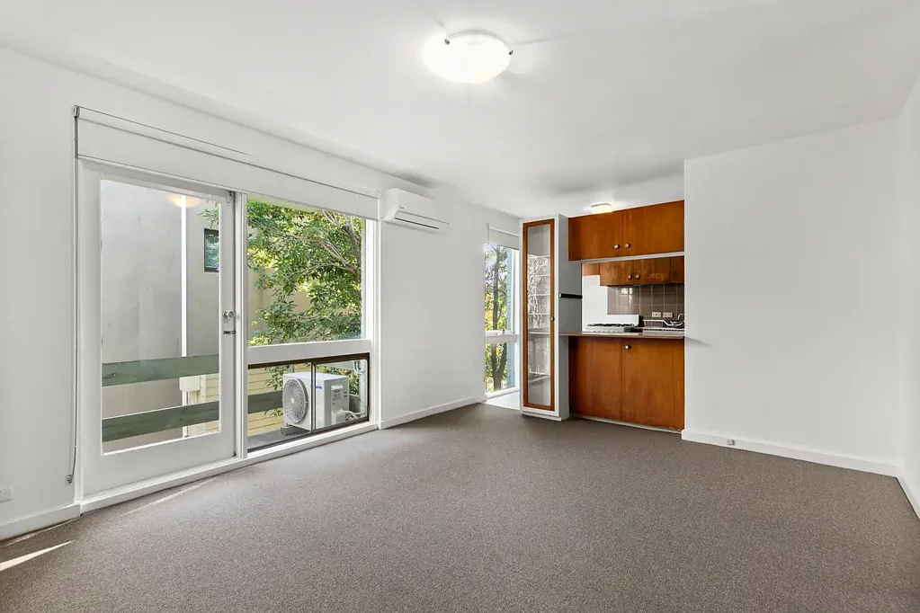 2-Bedroom Unit in Prime Hawthorn Location with Allocated Parking