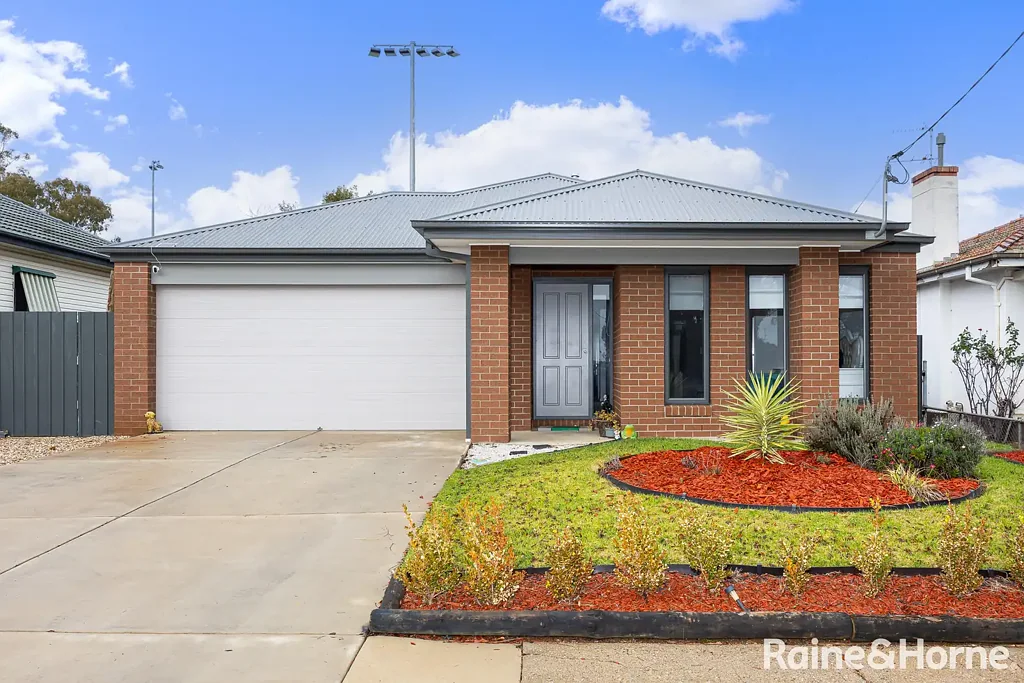 33 Northcott Parade, Mount Austin, NSW 2650