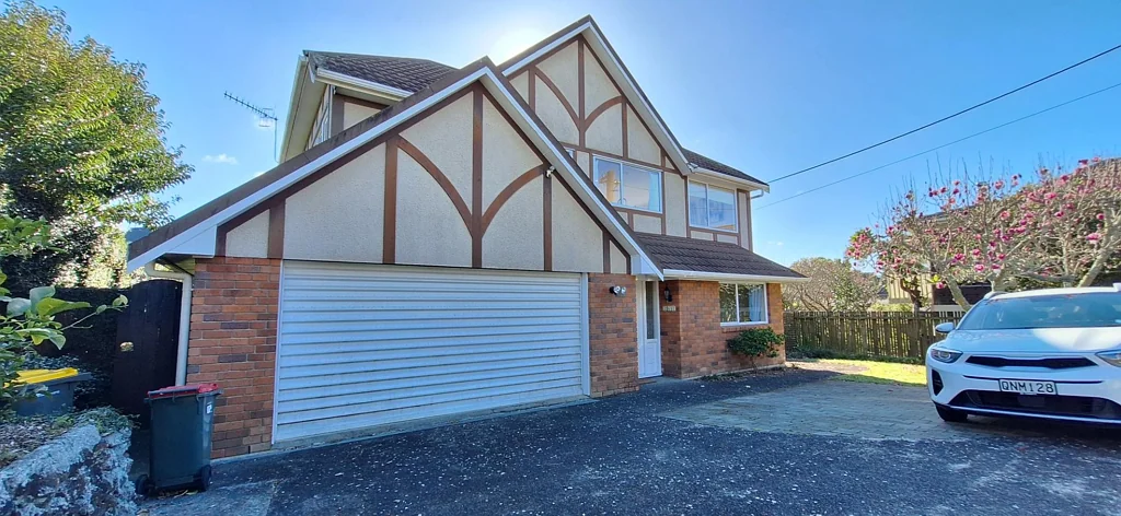 Sunny, Spacious & Versatile Family Living