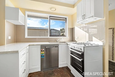 6 Caldermeade Road, Corio, VIC 3214, 4房, 1浴, House