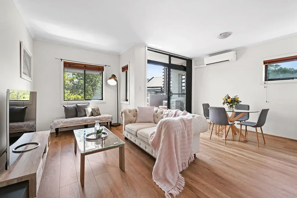 One Bedroom Apartment in The Heart of Newtown