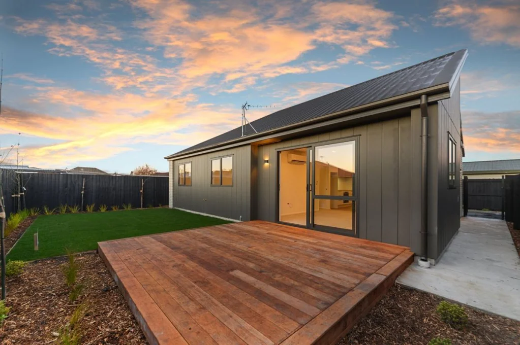 Papanui 3房  Brand New, Stylish And Sunny With Garage!