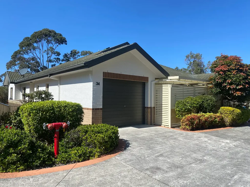 Kincumber 2chambre Boutique Retirement Villa in a Tranquil Leafy Setting!
