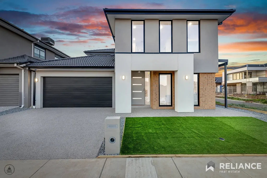Truganina 4침실 Modern Living Redefined: Double-Story Abode with Multiple Living Areas!