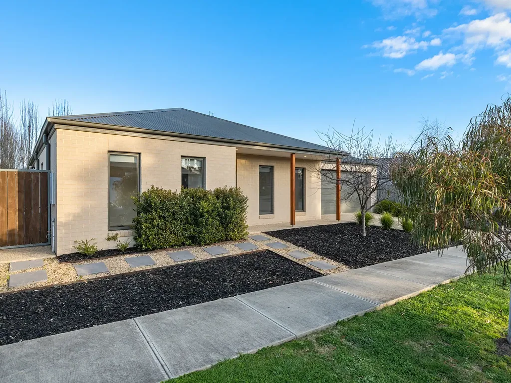 Mansfield 3ਬੈੱਡਰੂਮ Effortless Living in a Stylish, Low-Maintenance Home