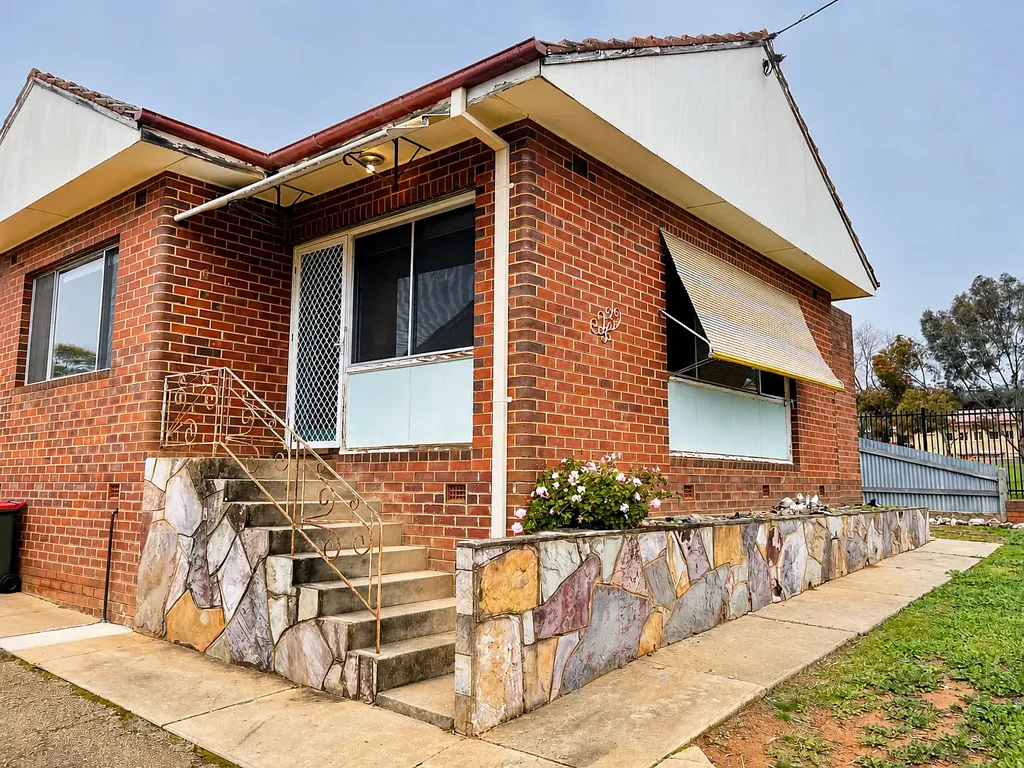 Freshly Renovated, Great for Down-sizers