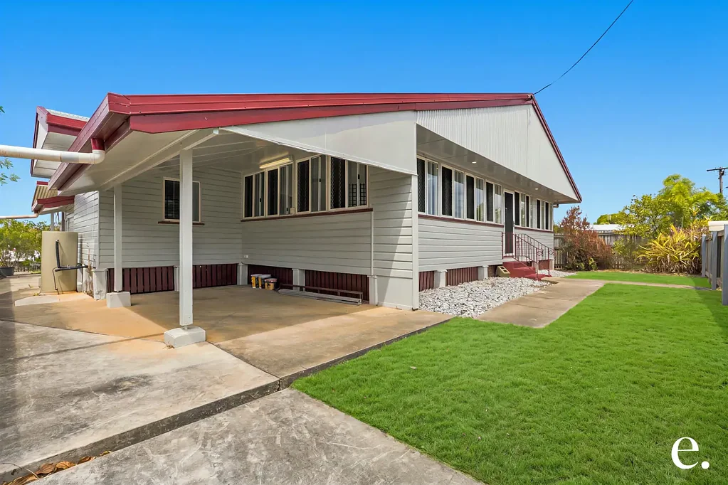 Mareeba 3房  OUTSTANDING QLDER WITH IMPRESSIVE SHED & DUAL STREET ACCESS