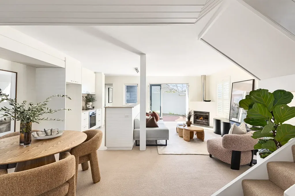 Balmain East 2房 阳光普照的联排别墅，可欣赏海港大桥美景 Sun-drenched townhome with Harbour Bridge views