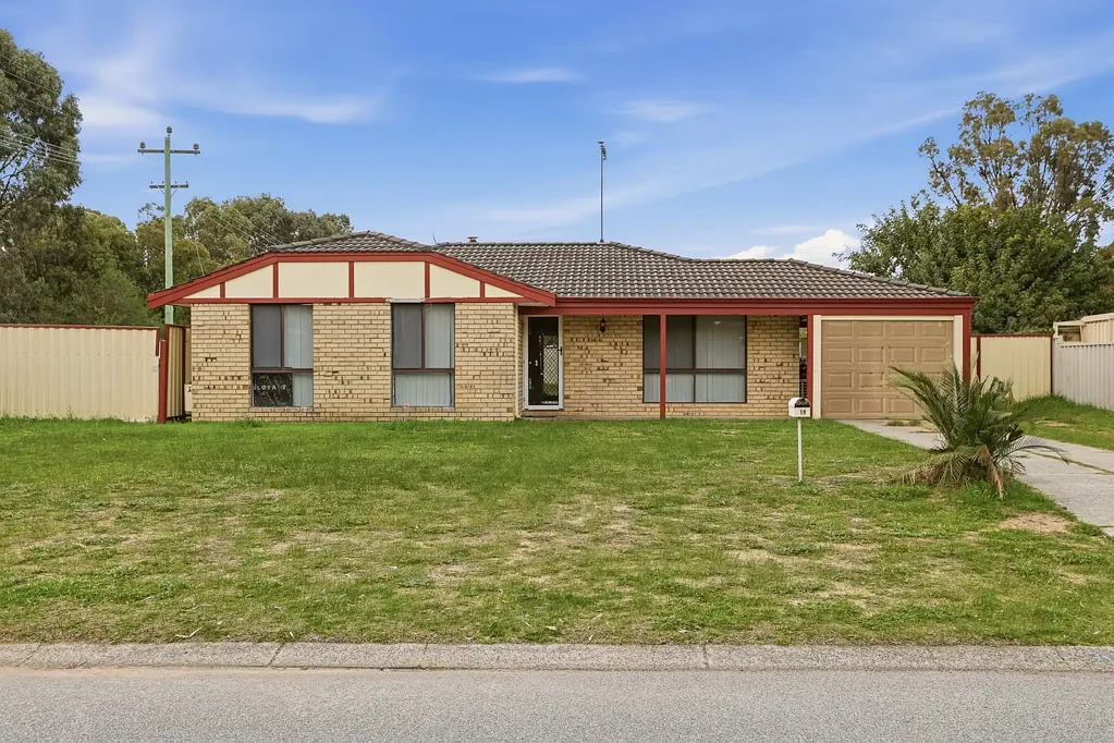 Coodanup 3 Bedroom Make Your Mark on a Generous Corner Block