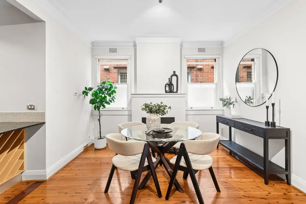 Ground-Floor Apartment Of Elegance With Serene North Aspect