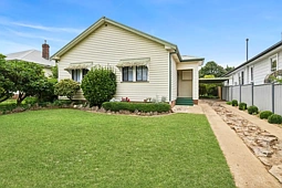 12 Wade Street, Crookwell