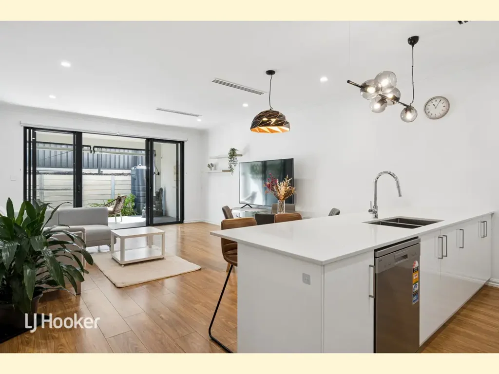 Tranmere 3ਬੈੱਡਰੂਮ Refined Modern Living with Reserve Outlook - Torrens Titled