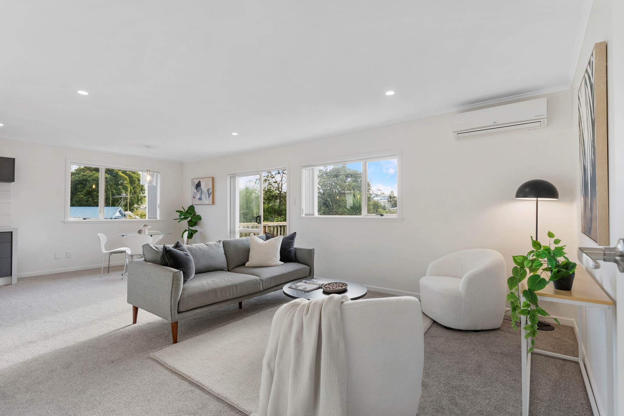 26A Gill Avenue, Te Atatu Peninsula, photo 8