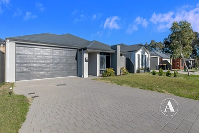 Hilbert 4 Bedroom Spacious Family Living With Multiple Living Zones
