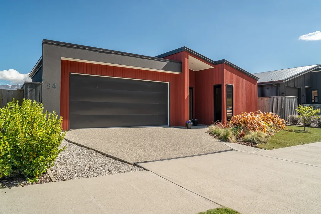 Jacks Point 3 Bedroom Mountain Views, School at Your Doorstep