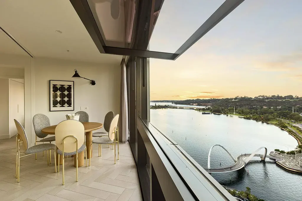 Perth 2બેડરૂમ Elevated living at The Towers.
