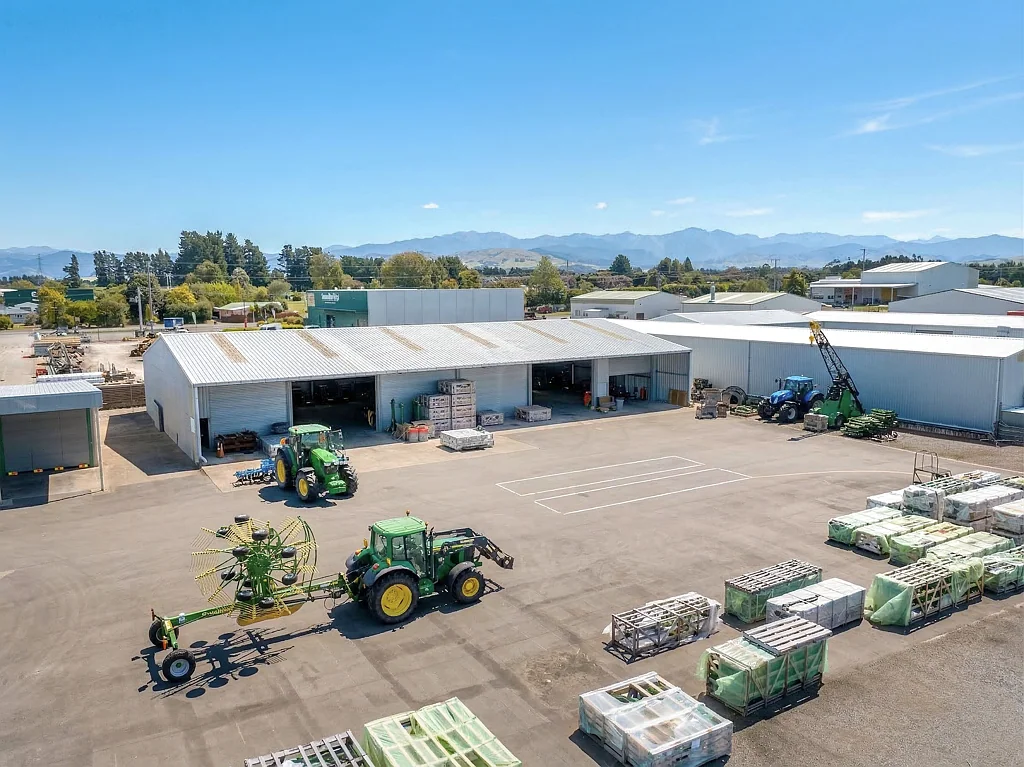 Solway Workshop-Warehouse in Strategic Location