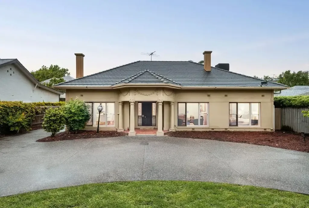 Family Home On The Golden Mile
