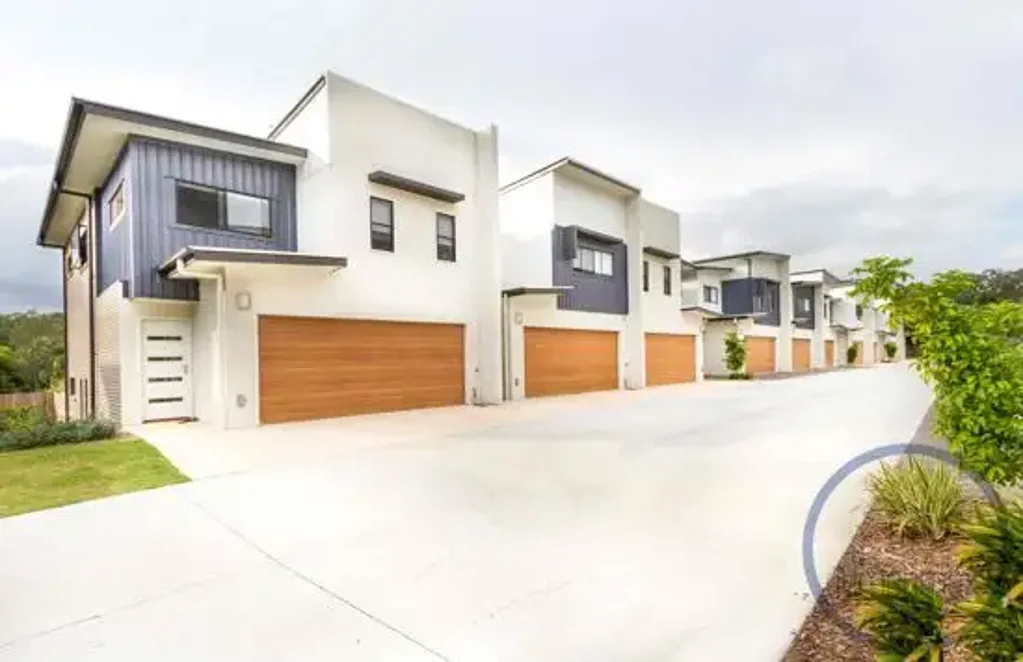 Modern Townhouse in Leafy McDowall! Super Spacious, Ducted Aircon