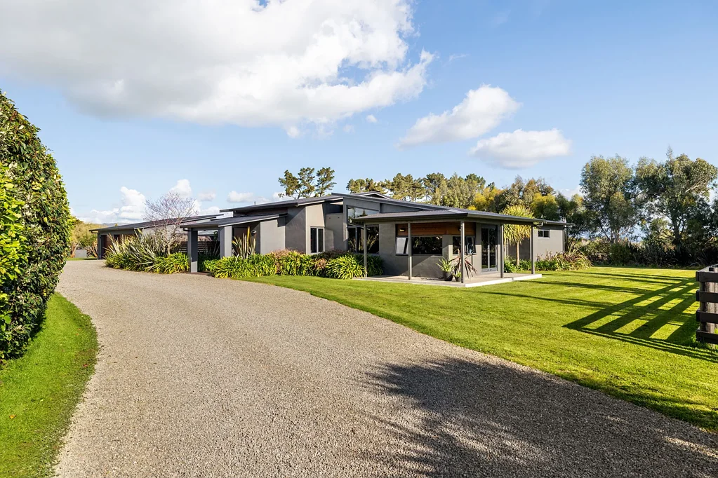 Kelvin Grove 4ਬੈੱਡਰੂਮ Nine-car Garaging, Lifestyle Living at its Best!